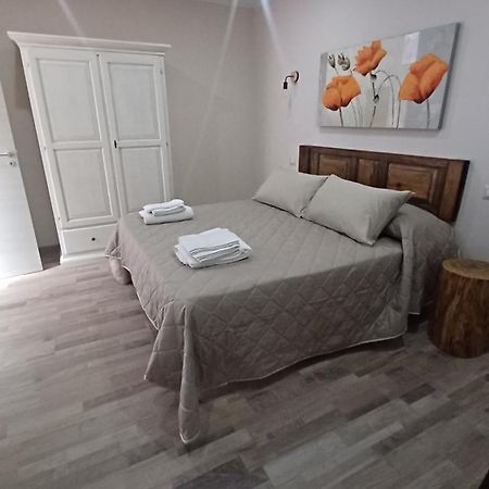 B&B Le Vie Del Borgo กัสตีลโยเน ดิ ซิชีเลีย ภายนอก รูปภาพ