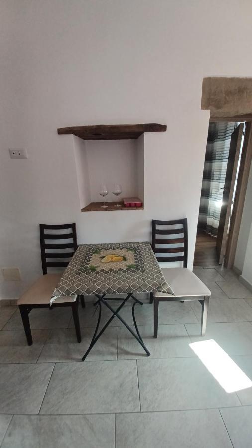 B&B Le Vie Del Borgo กัสตีลโยเน ดิ ซิชีเลีย ภายนอก รูปภาพ