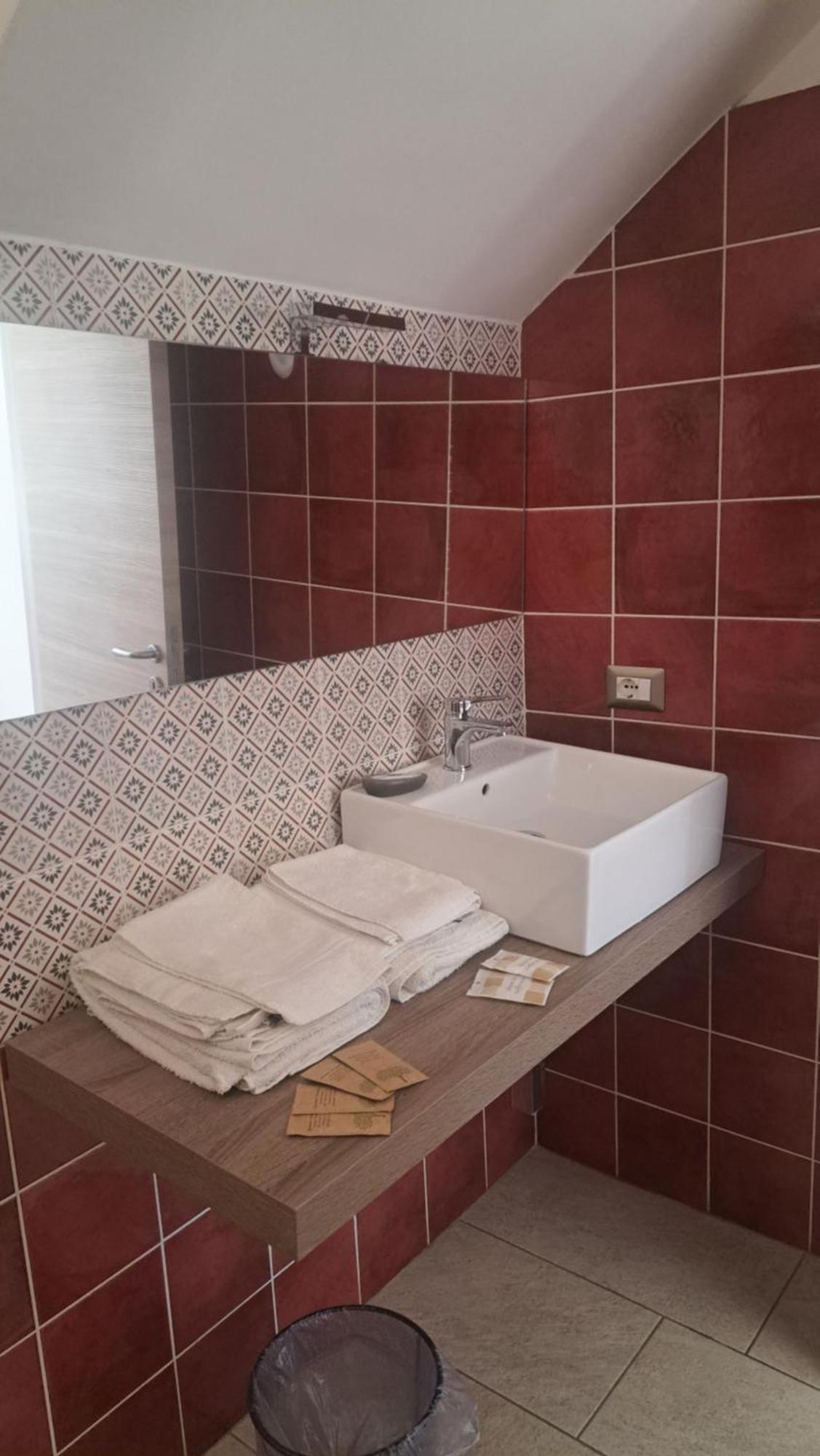 B&B Le Vie Del Borgo กัสตีลโยเน ดิ ซิชีเลีย ภายนอก รูปภาพ