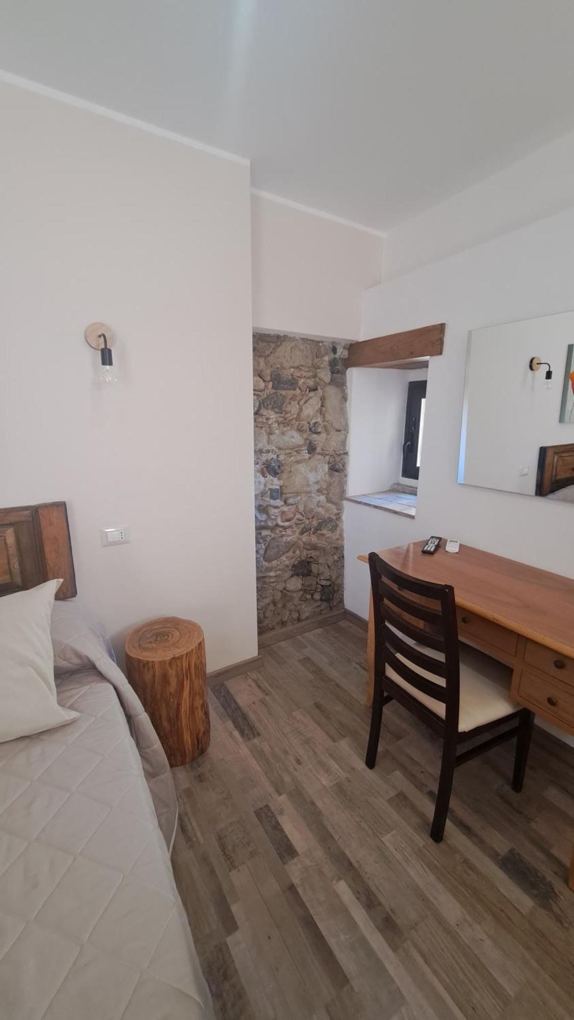 B&B Le Vie Del Borgo กัสตีลโยเน ดิ ซิชีเลีย ภายนอก รูปภาพ