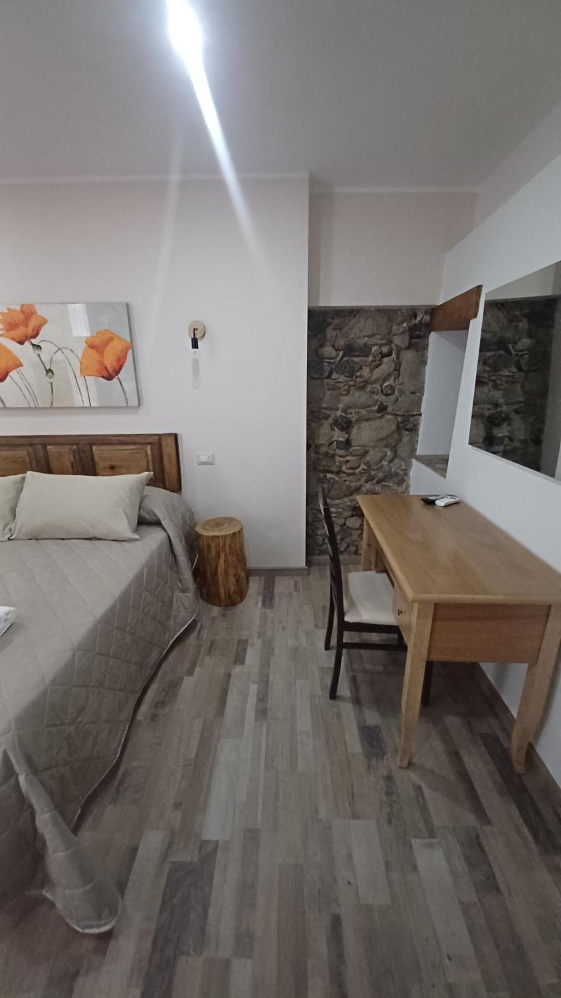 B&B Le Vie Del Borgo กัสตีลโยเน ดิ ซิชีเลีย ภายนอก รูปภาพ