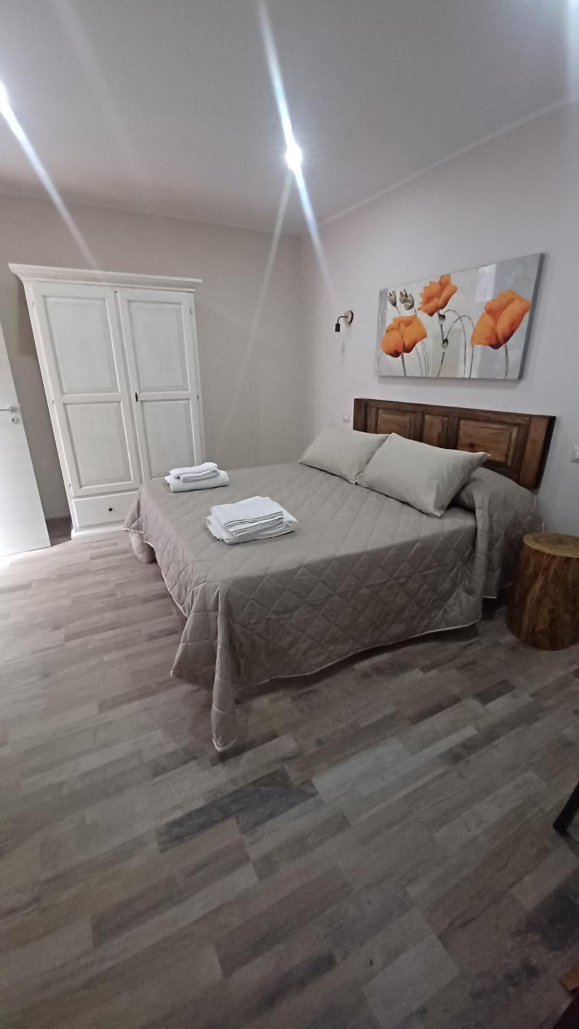 B&B Le Vie Del Borgo กัสตีลโยเน ดิ ซิชีเลีย ภายนอก รูปภาพ