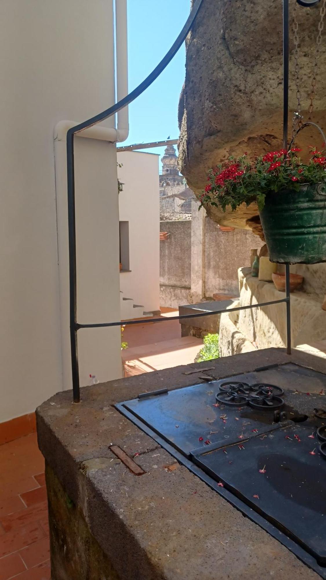 B&B Le Vie Del Borgo กัสตีลโยเน ดิ ซิชีเลีย ภายนอก รูปภาพ