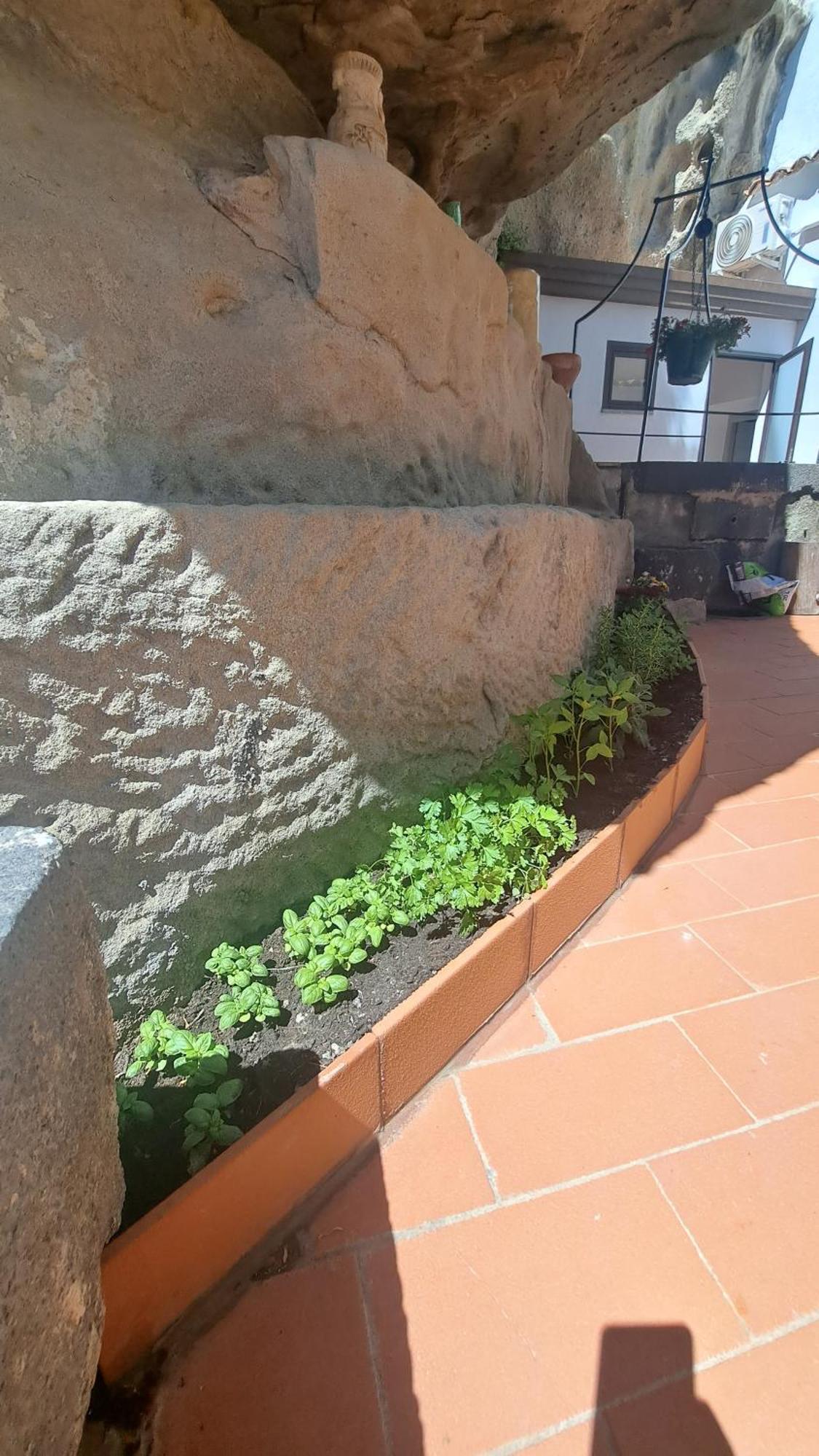 B&B Le Vie Del Borgo กัสตีลโยเน ดิ ซิชีเลีย ภายนอก รูปภาพ