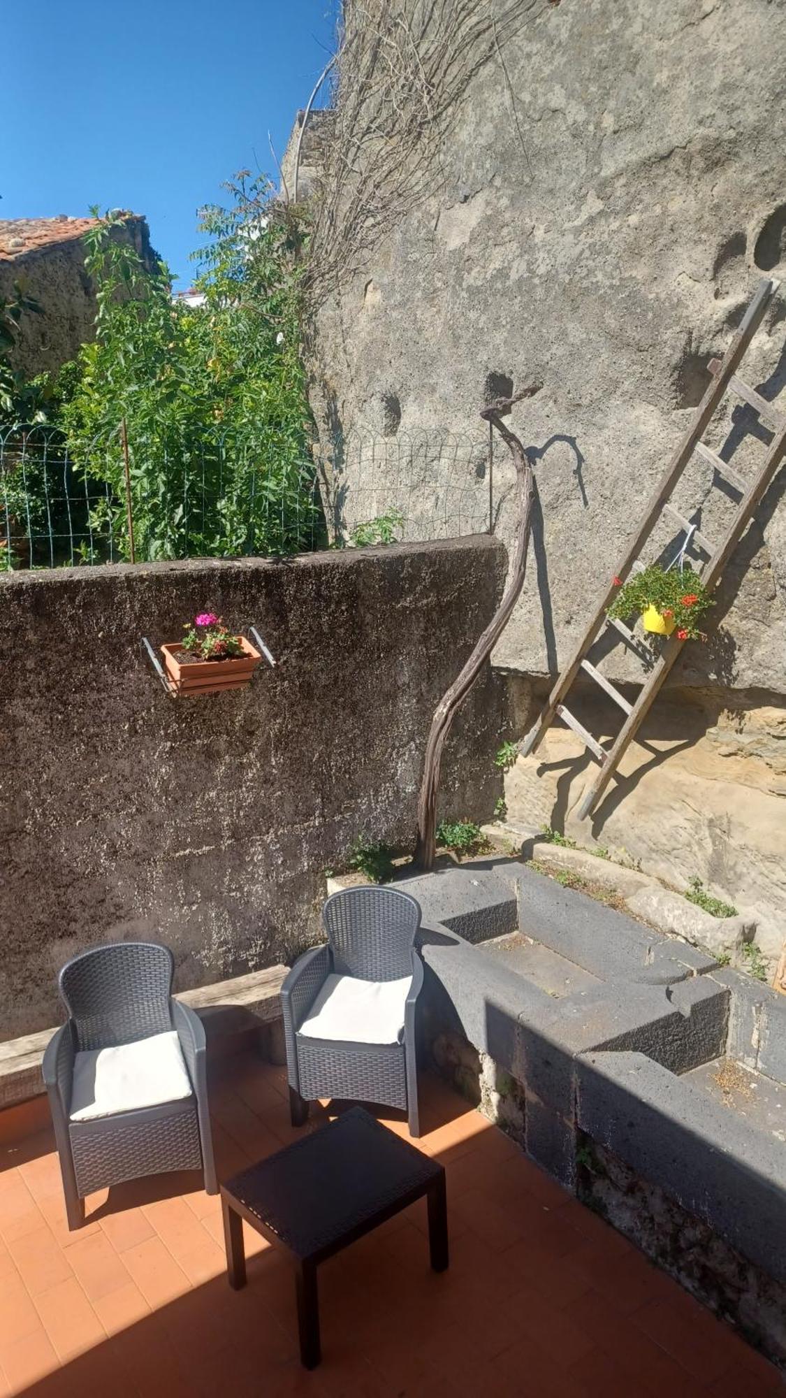 B&B Le Vie Del Borgo กัสตีลโยเน ดิ ซิชีเลีย ภายนอก รูปภาพ