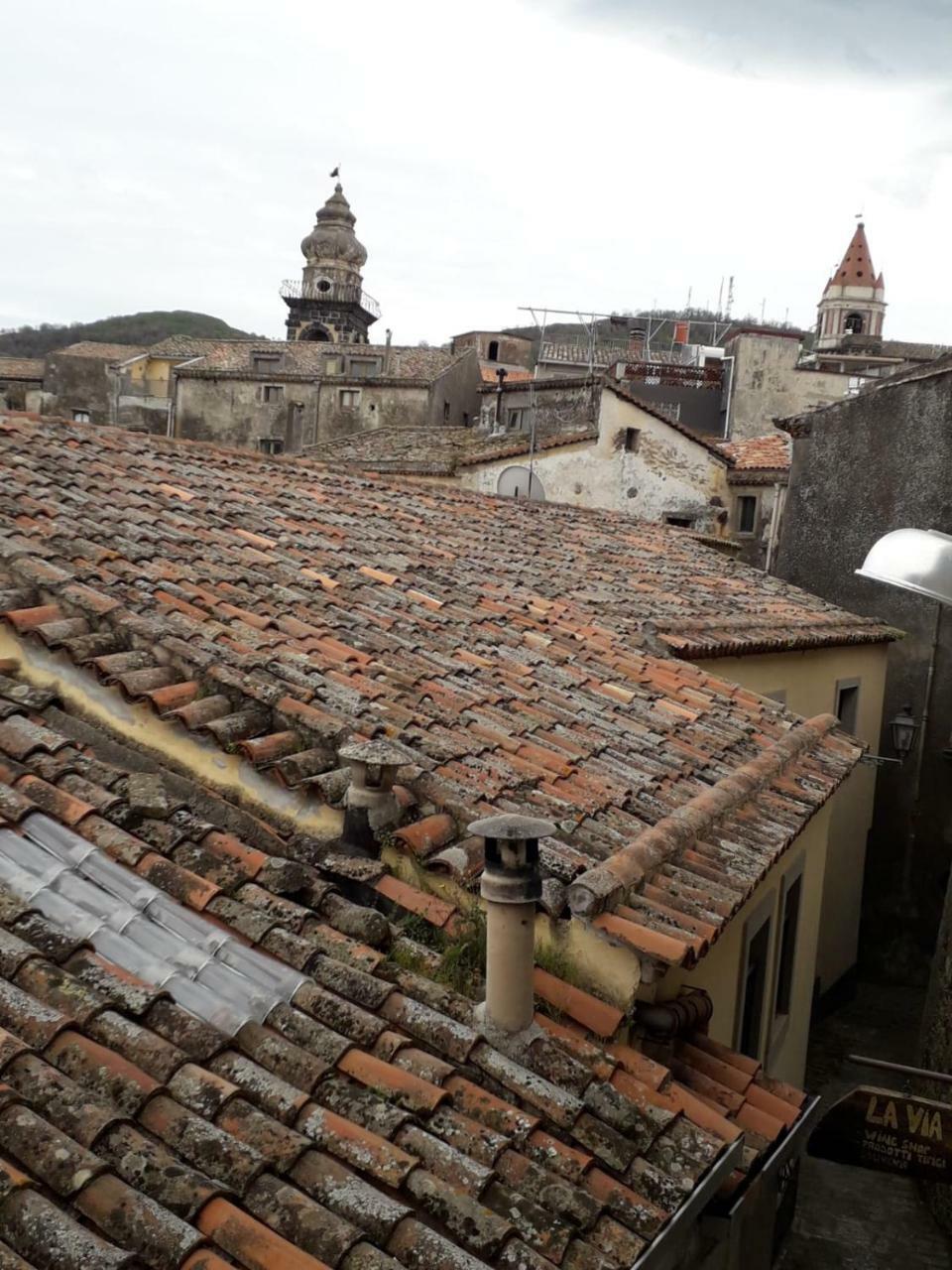 B&B Le Vie Del Borgo กัสตีลโยเน ดิ ซิชีเลีย ภายนอก รูปภาพ