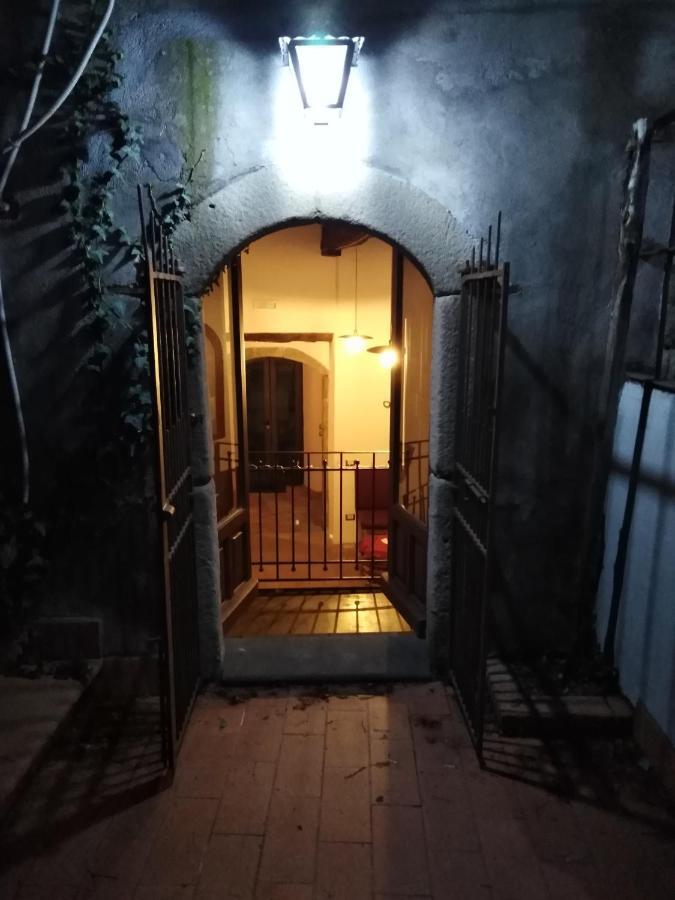 B&B Le Vie Del Borgo กัสตีลโยเน ดิ ซิชีเลีย ภายนอก รูปภาพ